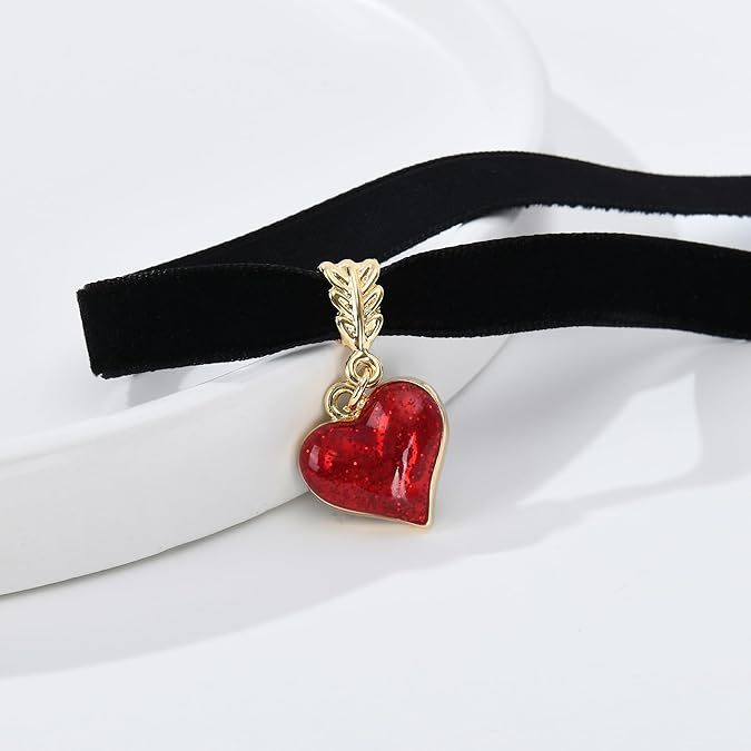 Heart Choker Necklaces for Women Velvet Cute Choker for Woman Heart Accessories for Women Vegas Outfits